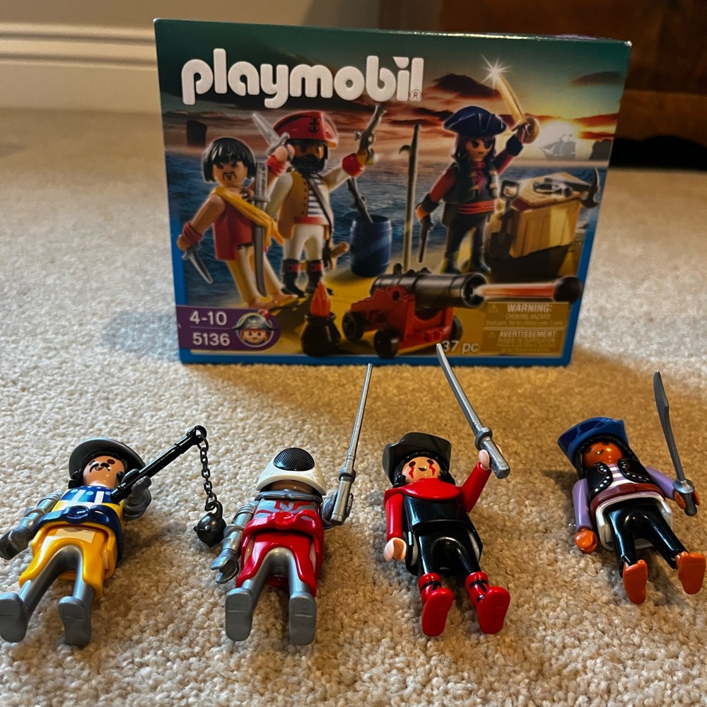 Playmobil Pirates Commander with Armory